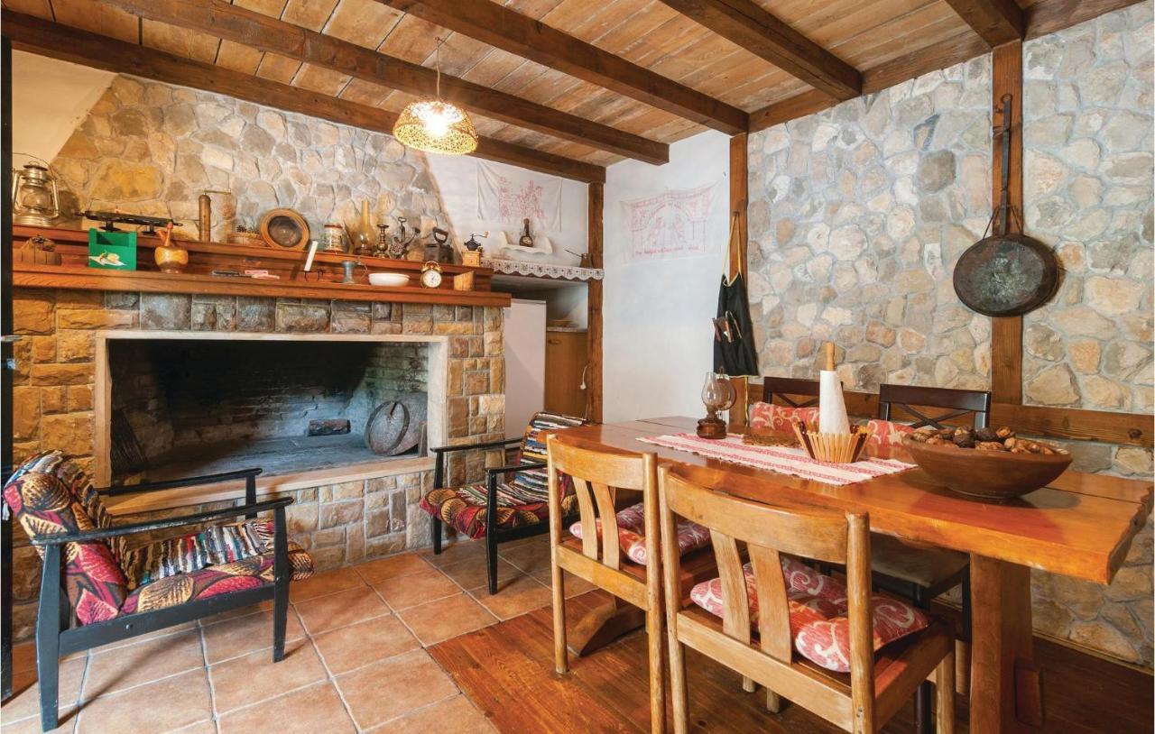 Cozy Home In Podaspilje With Kitchen Svinisce Exterior foto