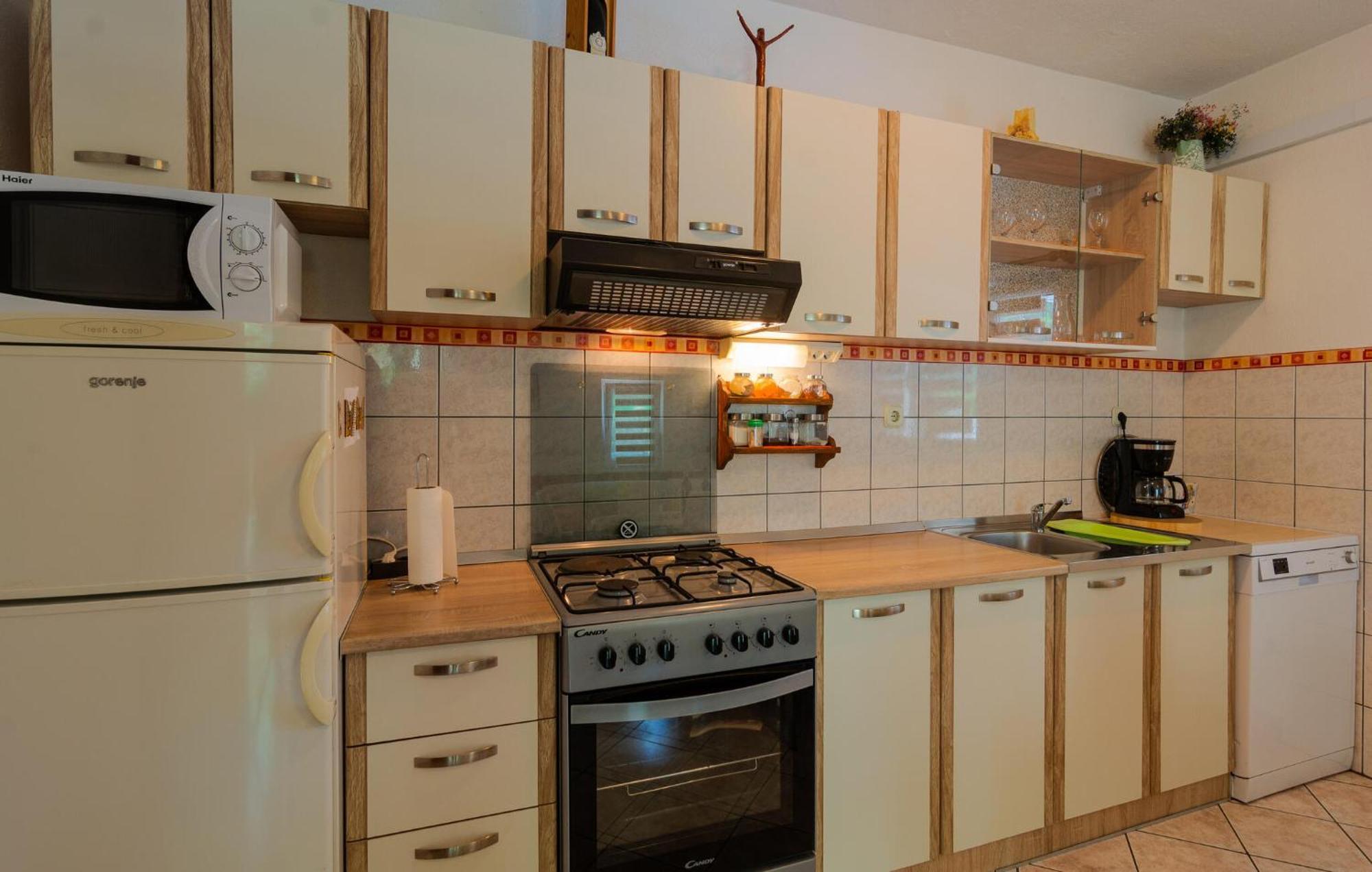 Cozy Home In Podaspilje With Kitchen Svinisce Exterior foto